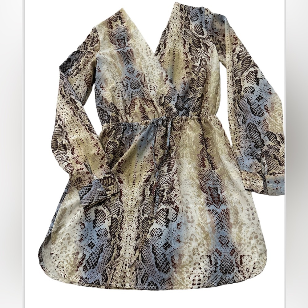 Super light weight snake print dress size 8.